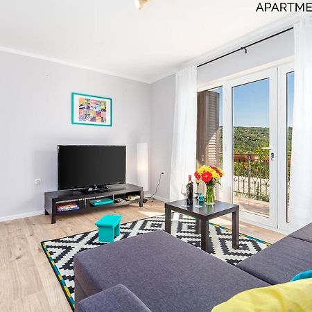 Apartments Alyss ลอฟราน ภายนอก รูปภาพ