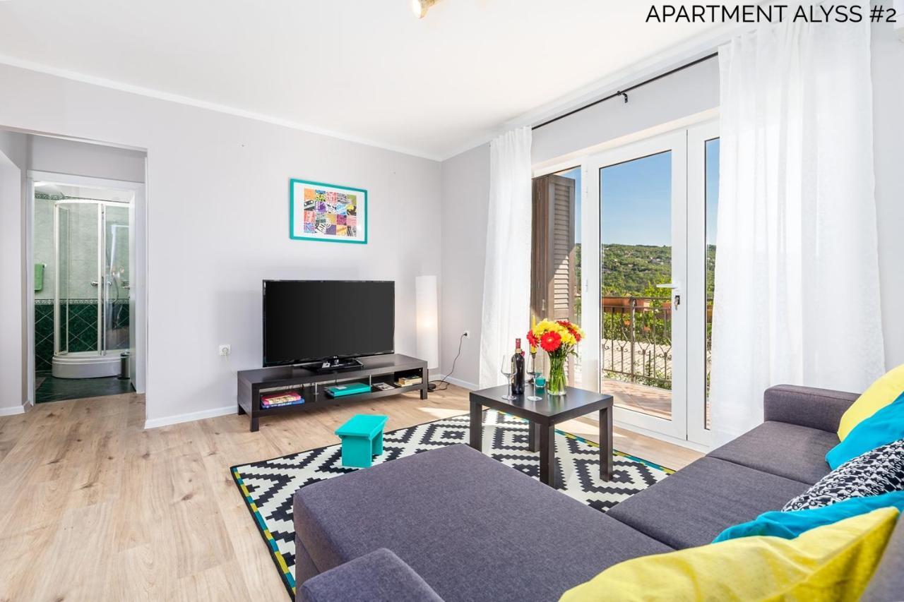 Apartments Alyss ลอฟราน ภายนอก รูปภาพ