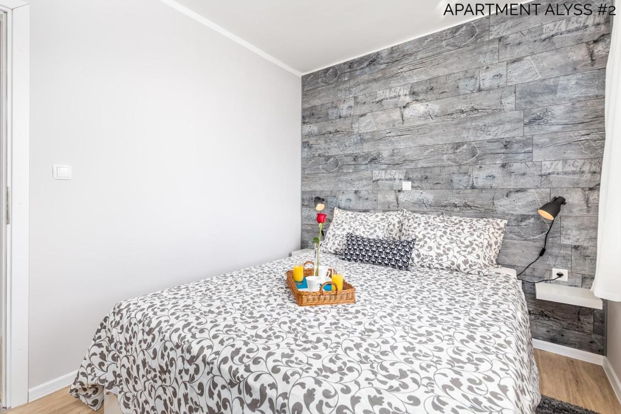 Apartments Alyss ลอฟราน ภายนอก รูปภาพ