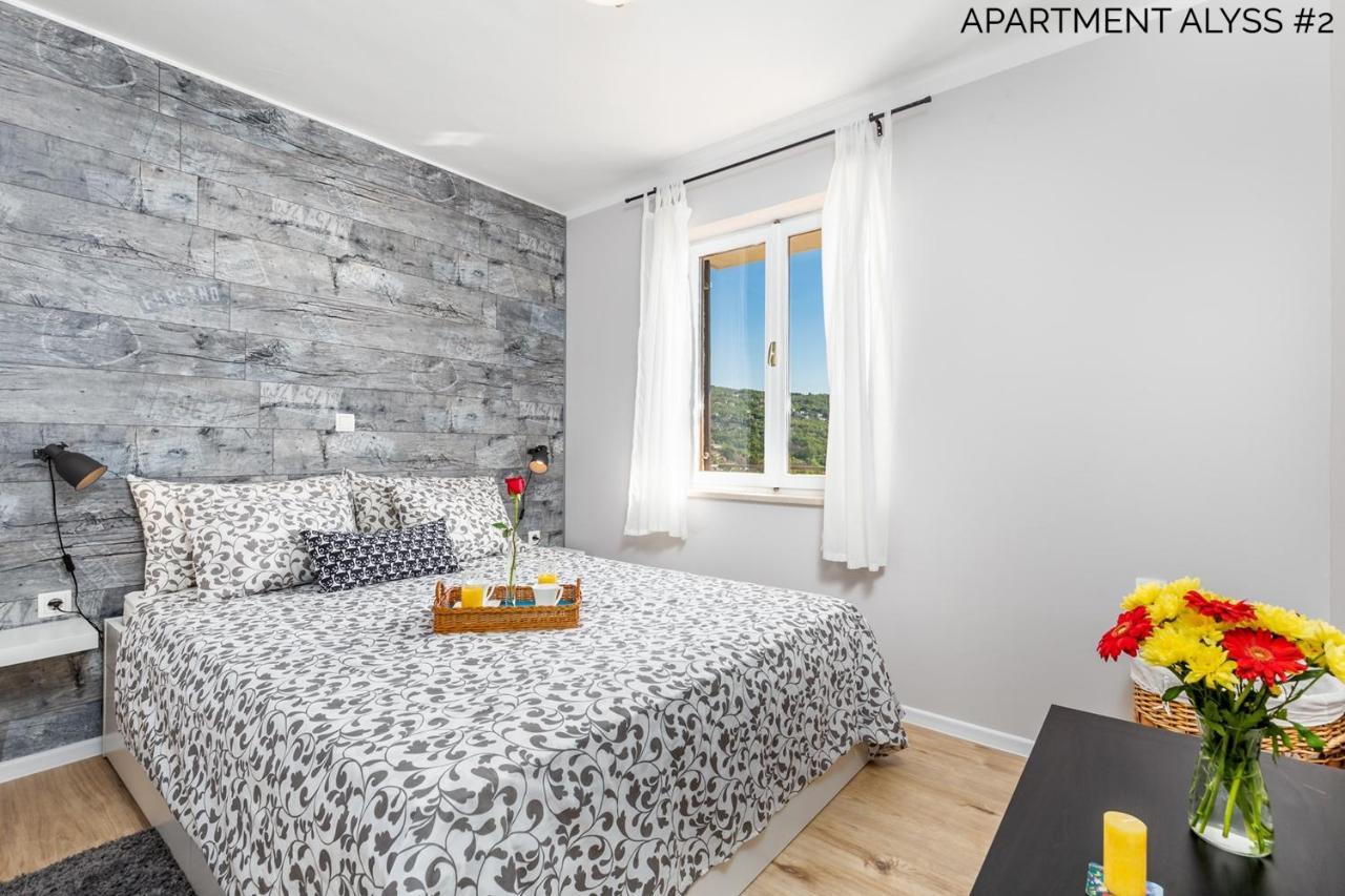 Apartments Alyss ลอฟราน ภายนอก รูปภาพ