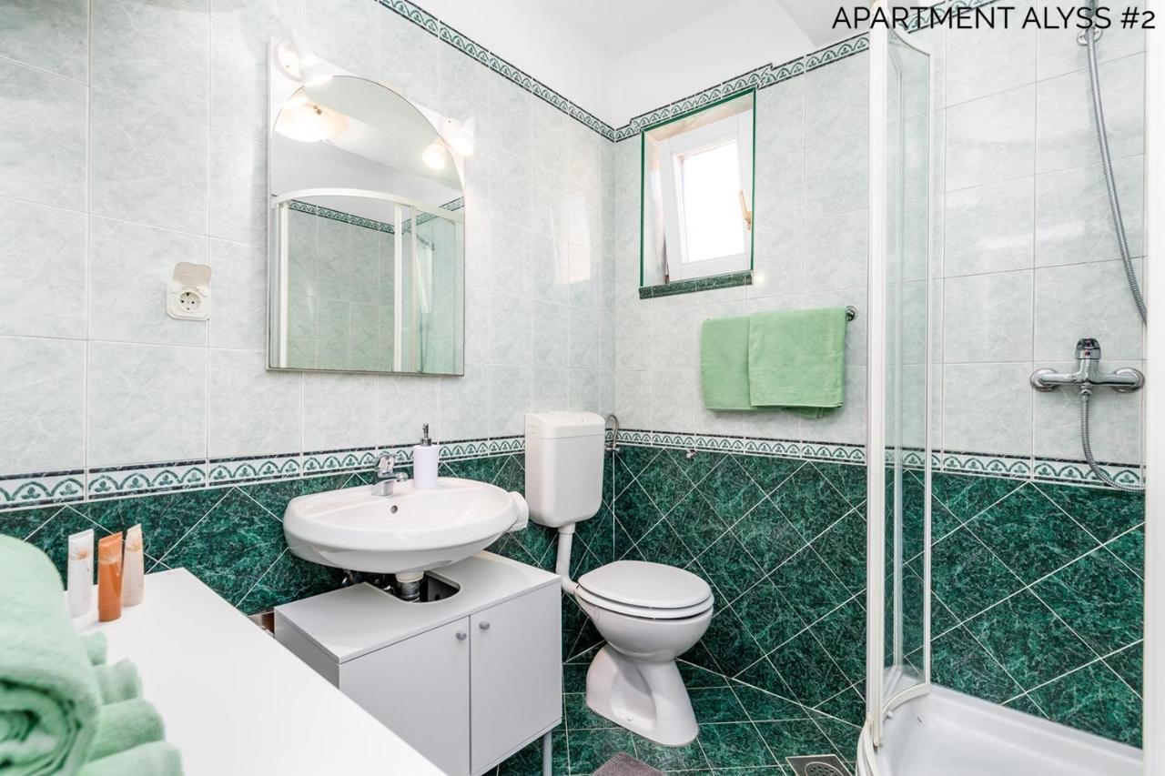 Apartments Alyss ลอฟราน ภายนอก รูปภาพ